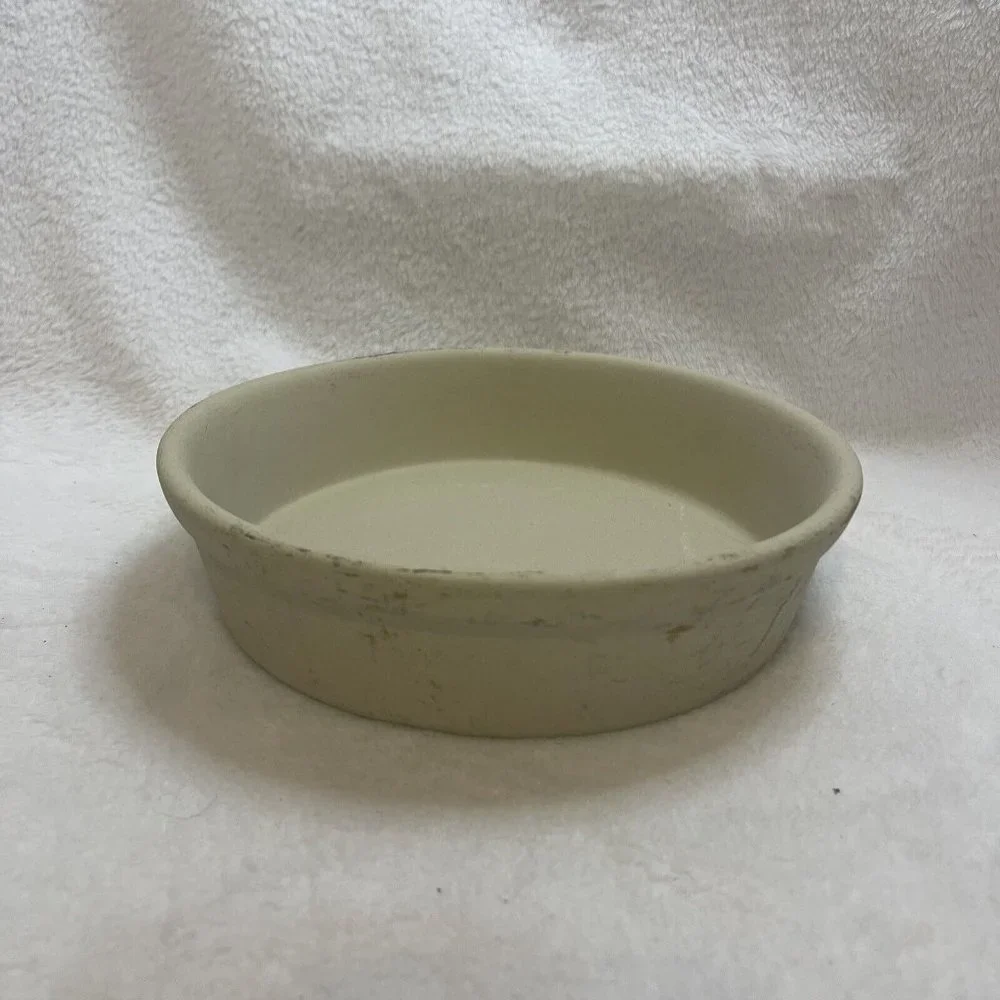 The Pampered Chef stoneware Round pie‎ plate 8” 015 USA